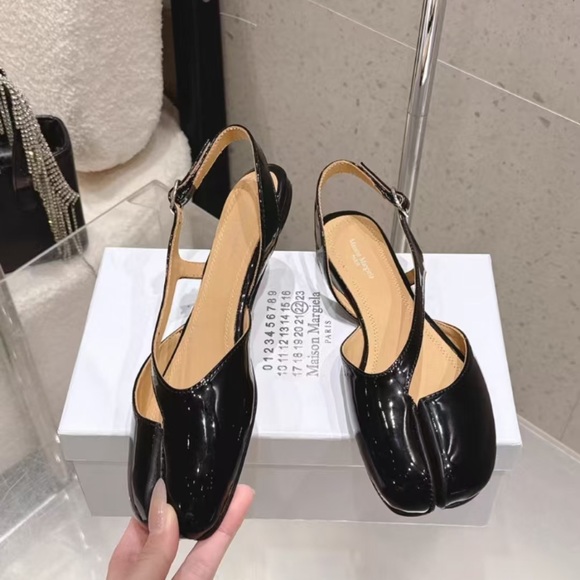 MM6 Maison Martin Margiela Glossy Black Tabi Slingback Heels - Picture 7 of 9